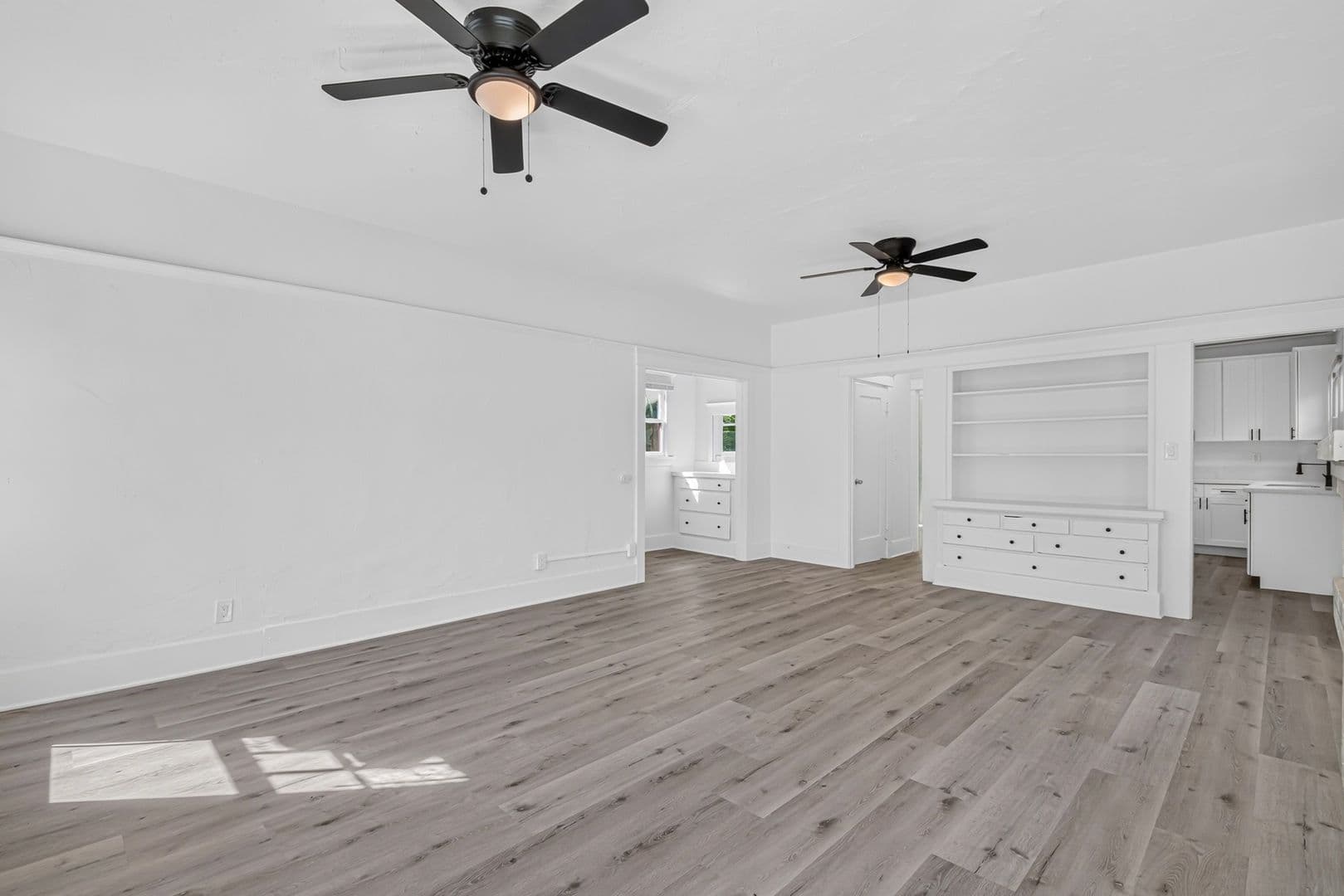 Long Beach Apartment: 1045 E 4th Street
