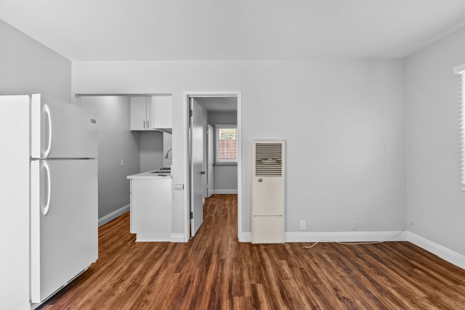 Long Beach Apartment: 1620 E Appleton Street
