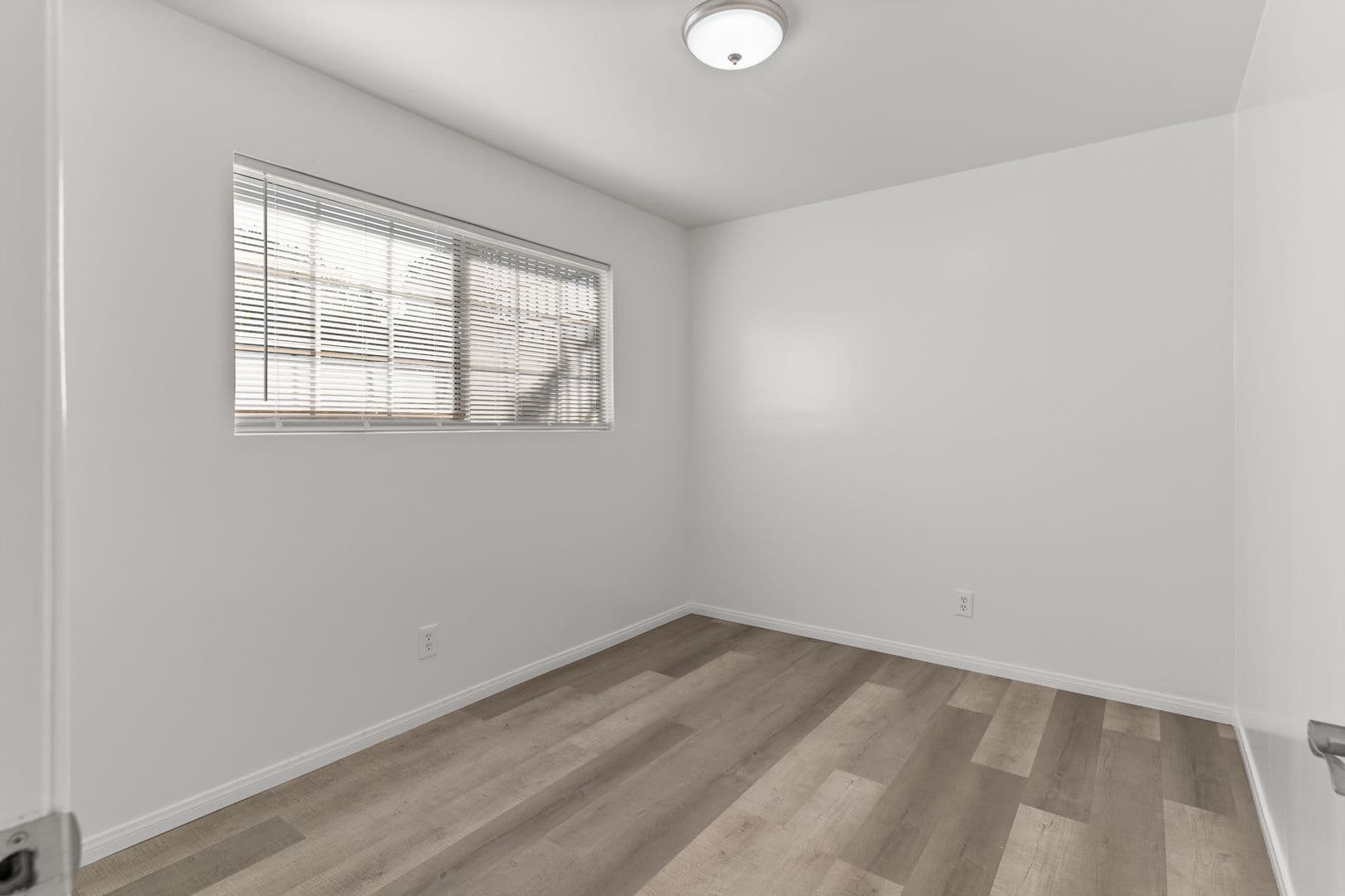 Los Angeles Apartment: 11116 Berendo Avenue