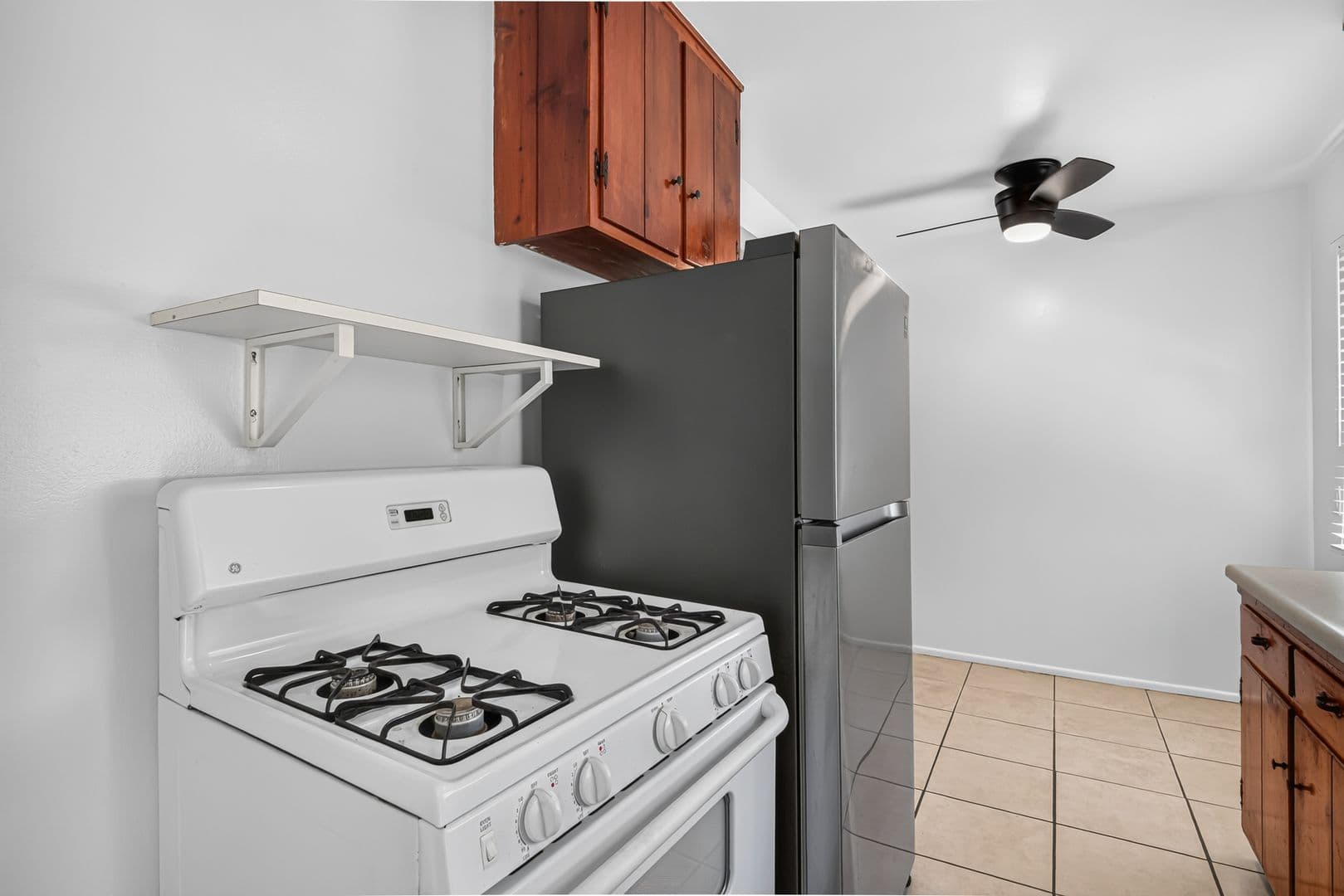 Redondo Beach Apartment: 1906 Voorhees Ave