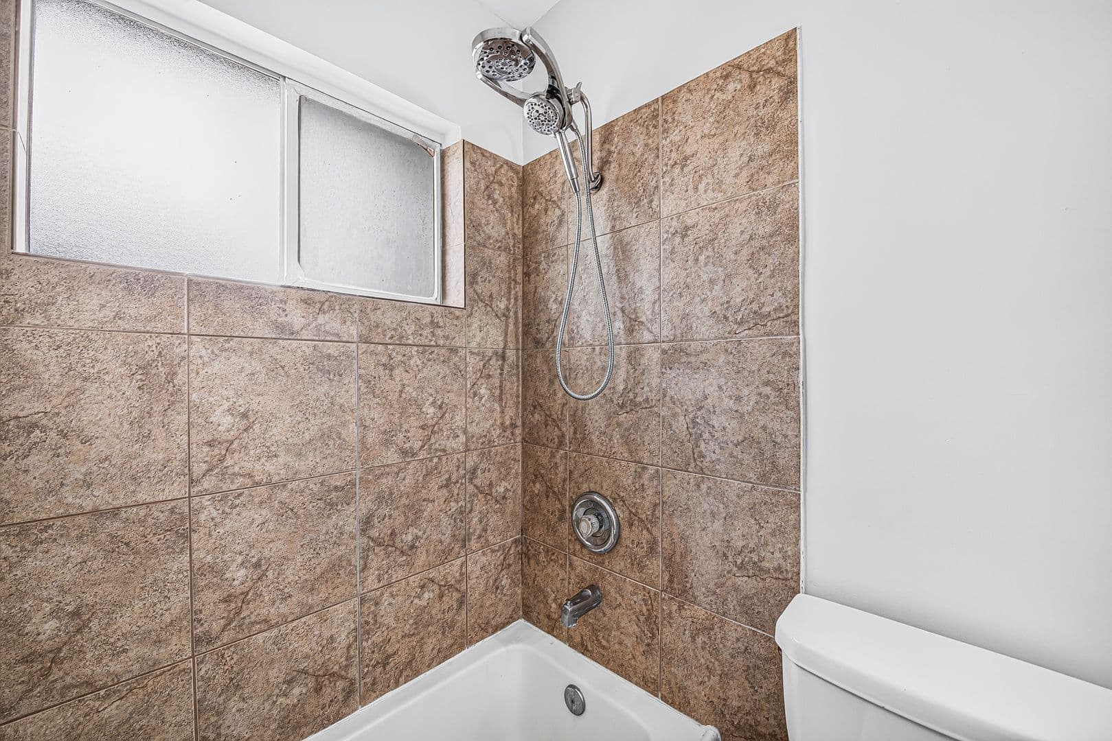Anaheim Apartment: 147 S Magnolia Avenue