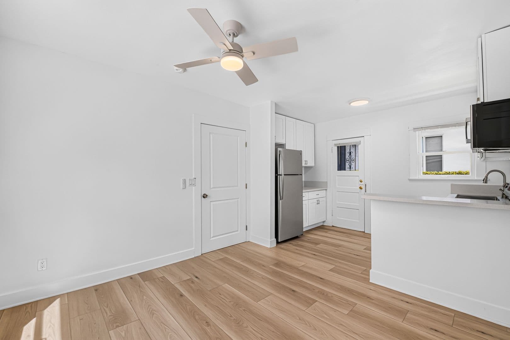 Long Beach Apartment: 525 Chestnut Avenue