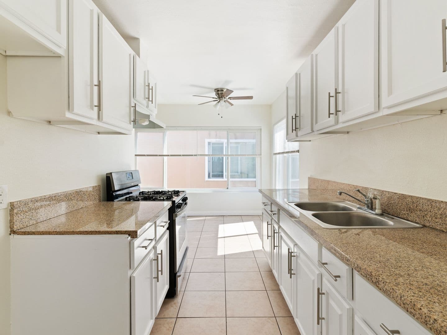 Long Beach Apartment: 731 Orange Avenue