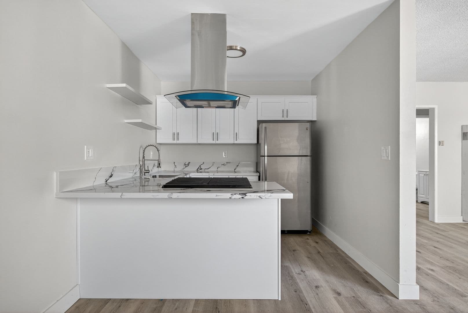 Long Beach Apartment: 125 E. Spring St