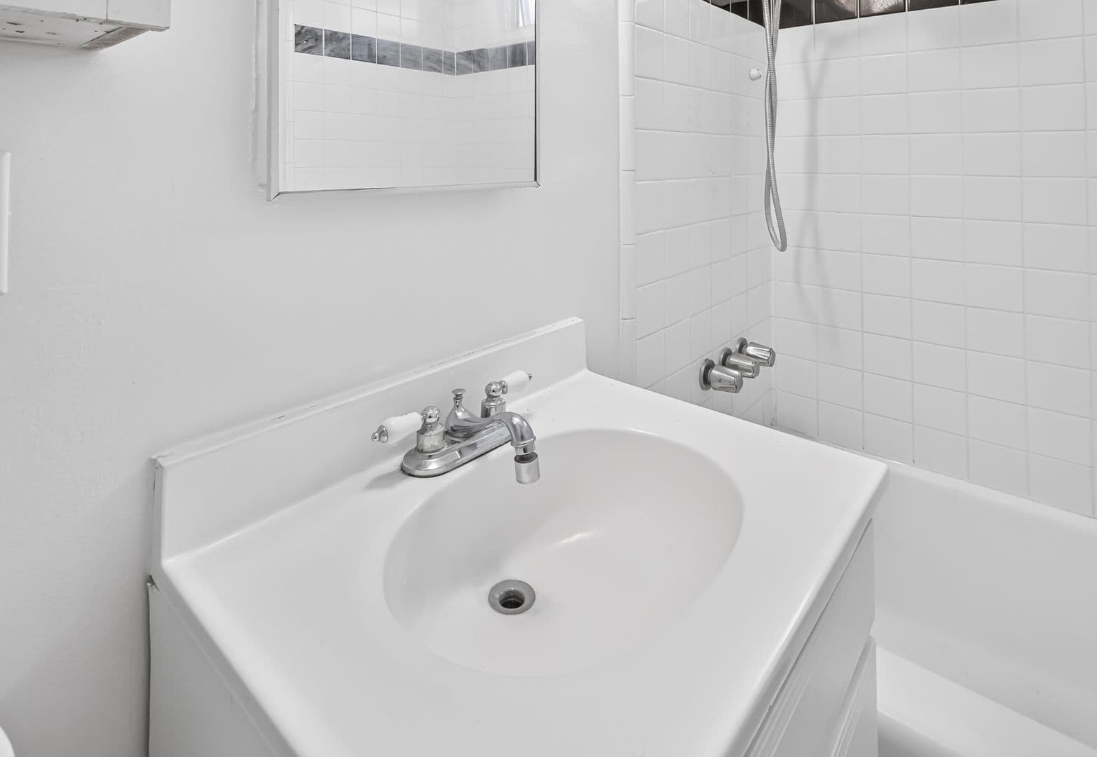Redondo Beach Apartment: 1906 Voorhees Ave
