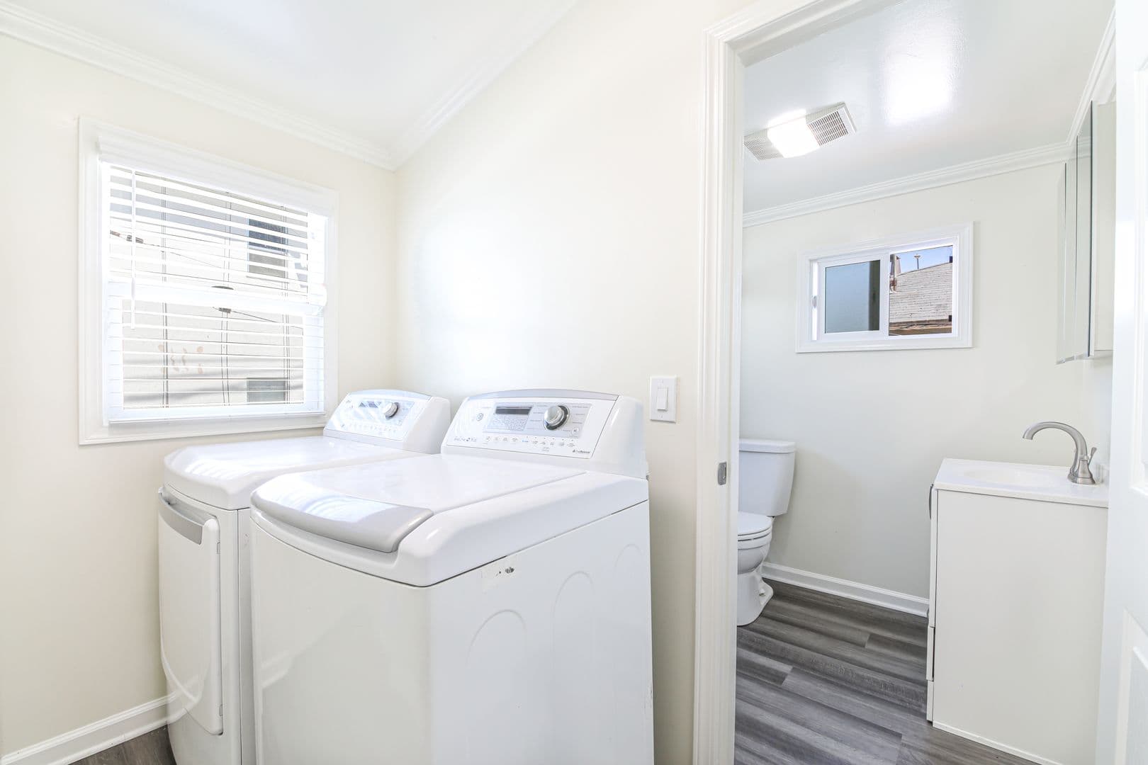 Long Beach Apartment: 1631 E 4th St