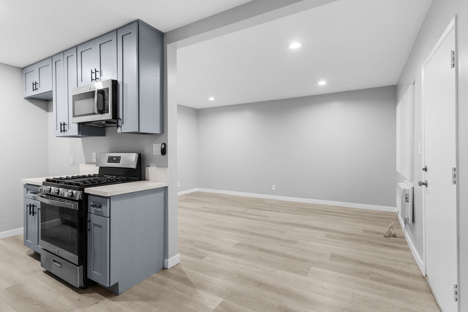 Anaheim Apartment: 9632 Ball Road