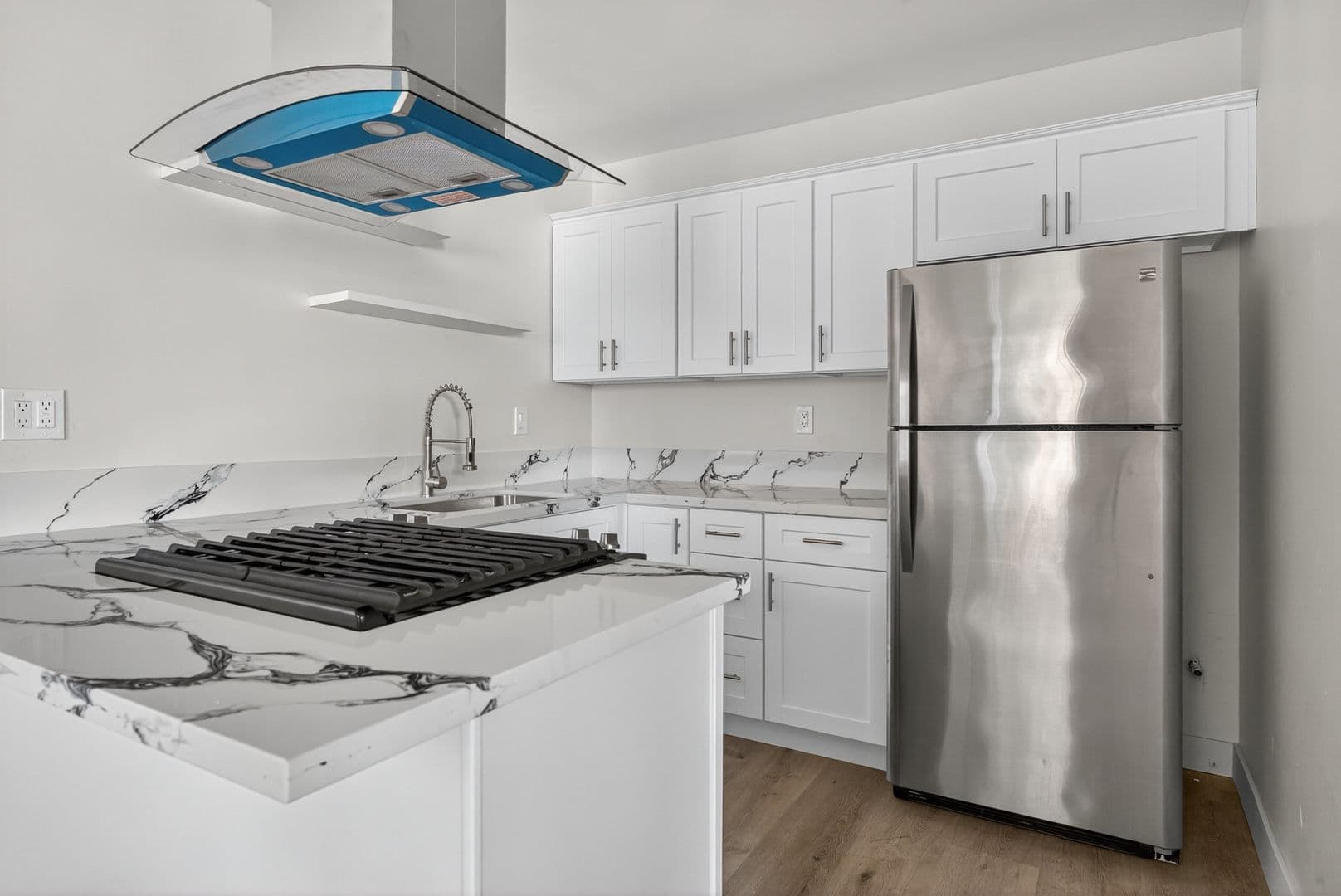 Long Beach Apartment: 125 E. Spring St