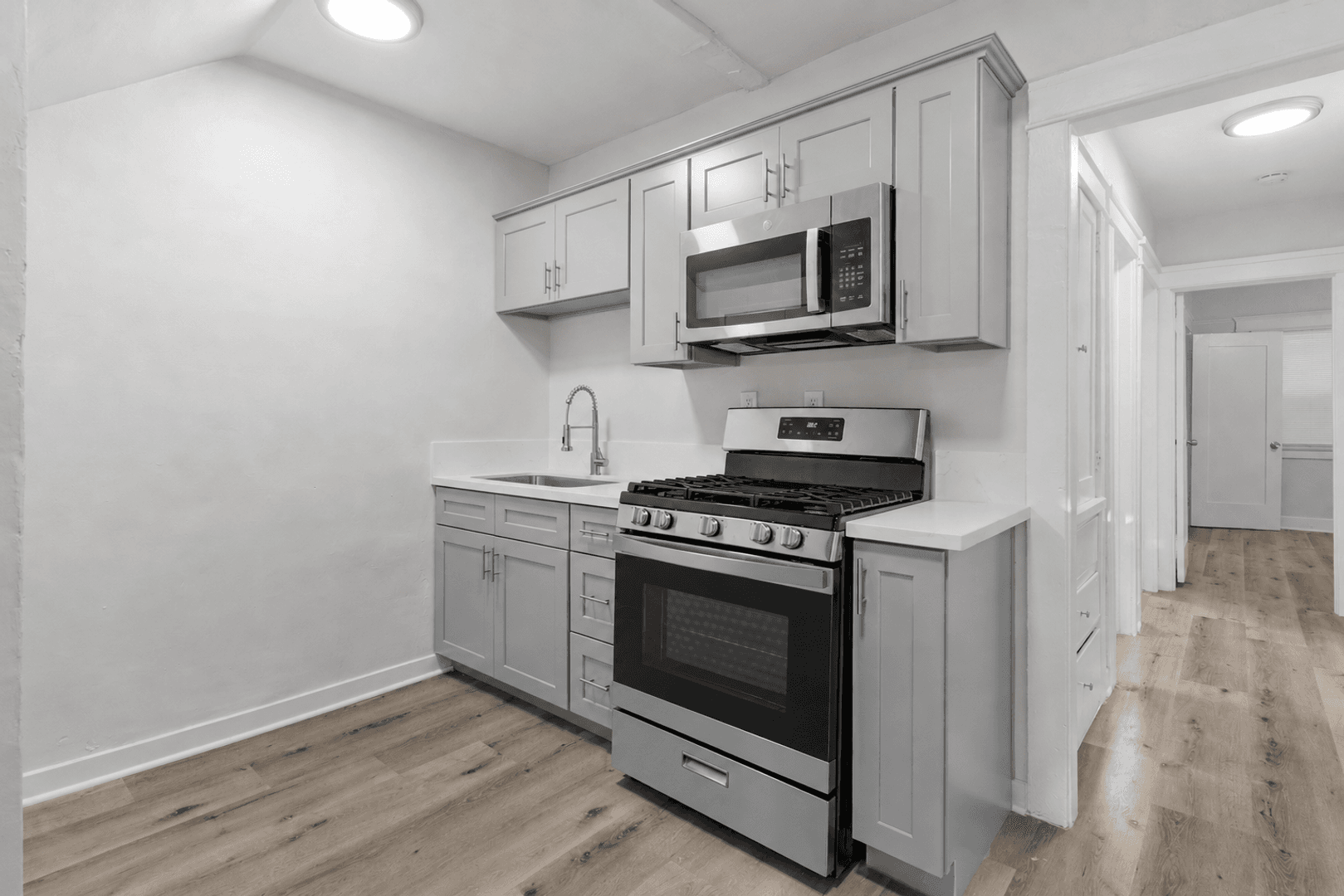 Long Beach Apartment: 736 Olive Avenue