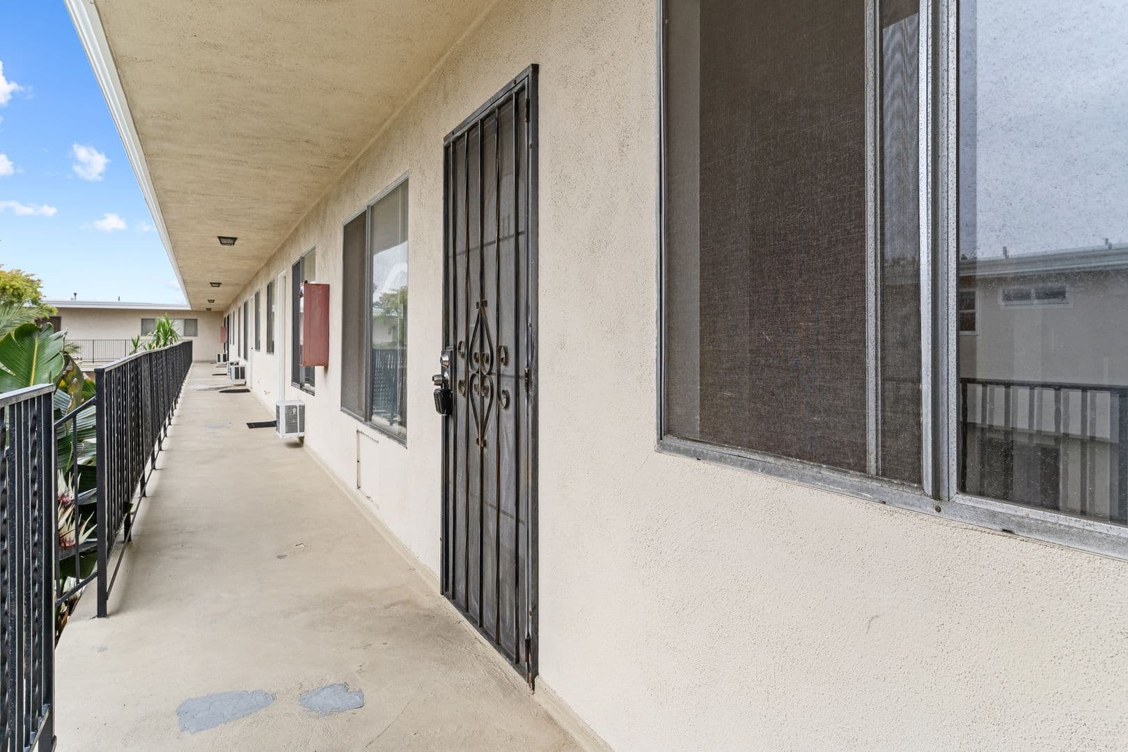 Garden Grove Apartment: 8331 Lampson Avenue