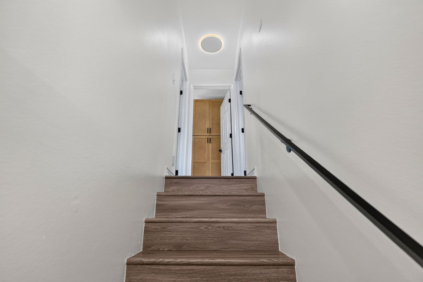 Long Beach Apartment: 648 Coronado Ave #A