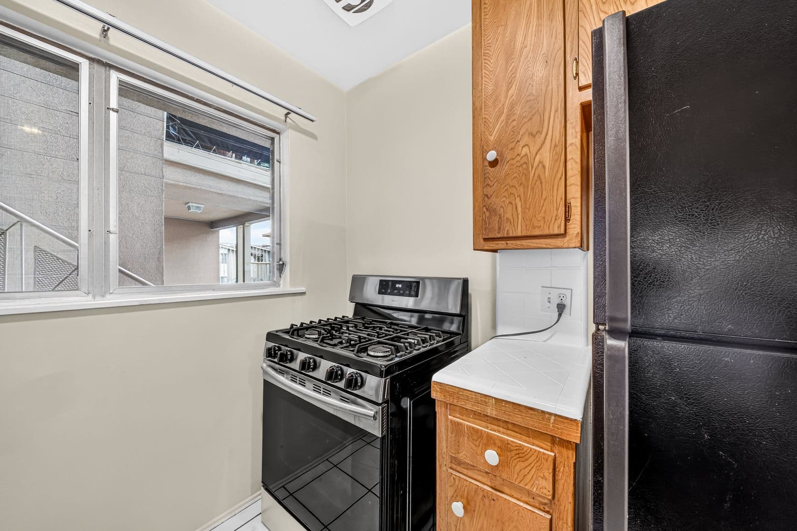 Los Angeles Apartment: 3888 Potomac Ave.