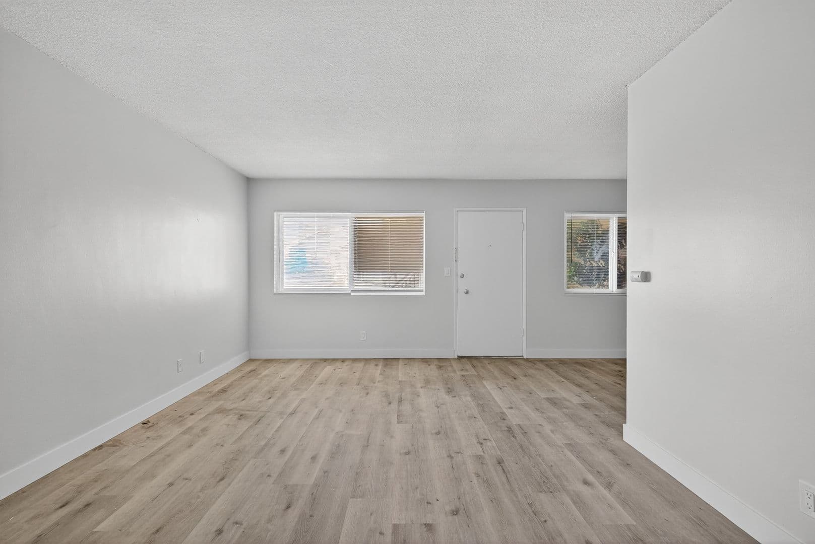 Long Beach Apartment: 125 E. Spring St