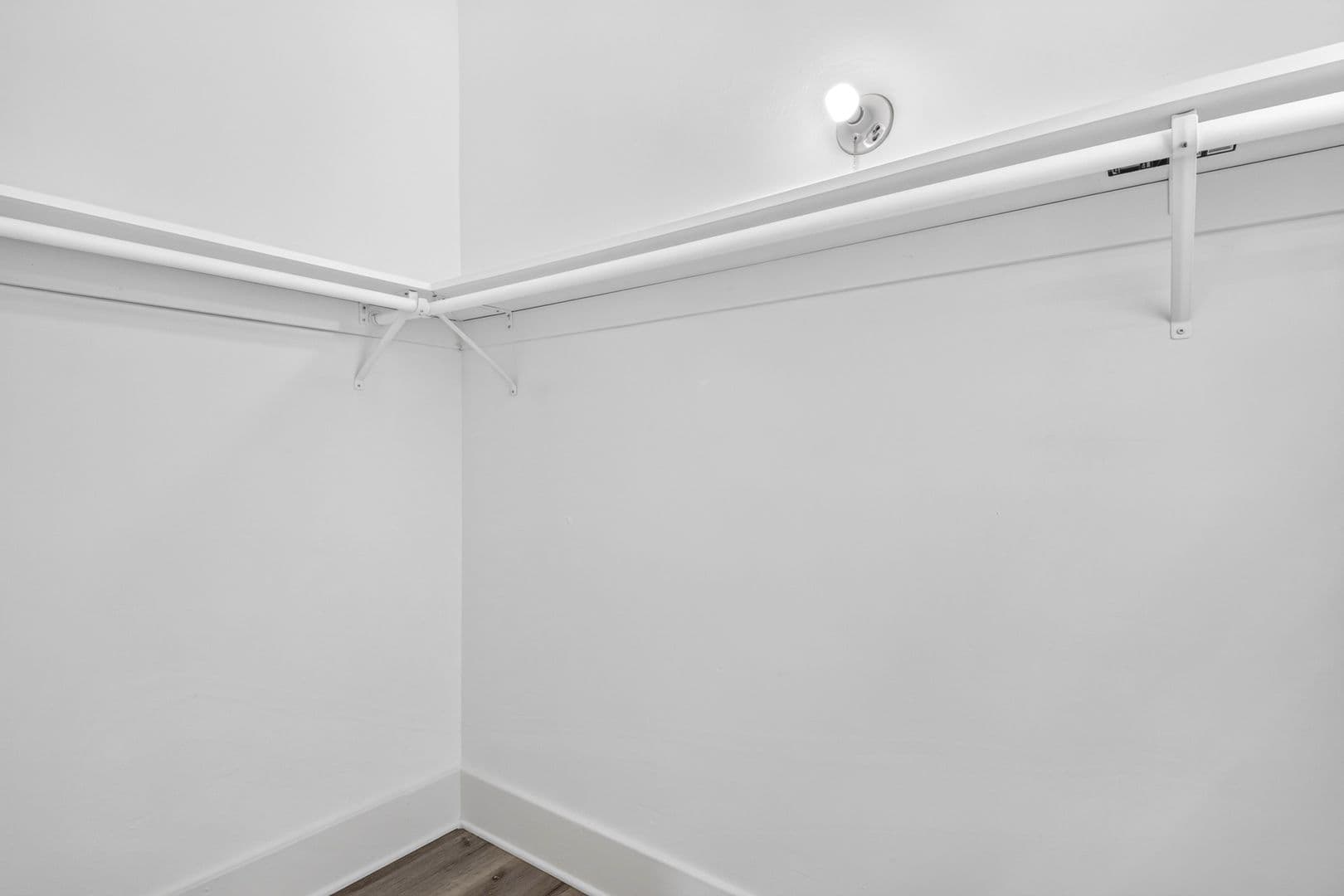 Long Beach Apartment: 1045 E 4th Street