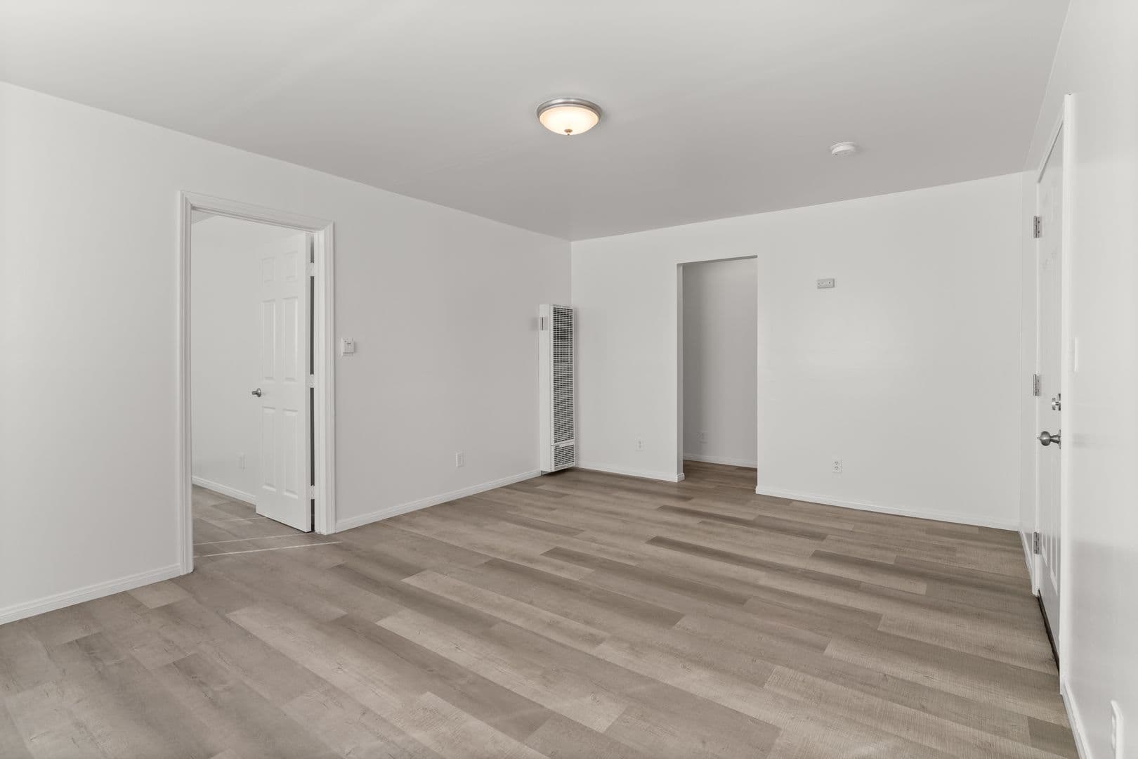 Los Angeles Apartment: 11116 Berendo Avenue