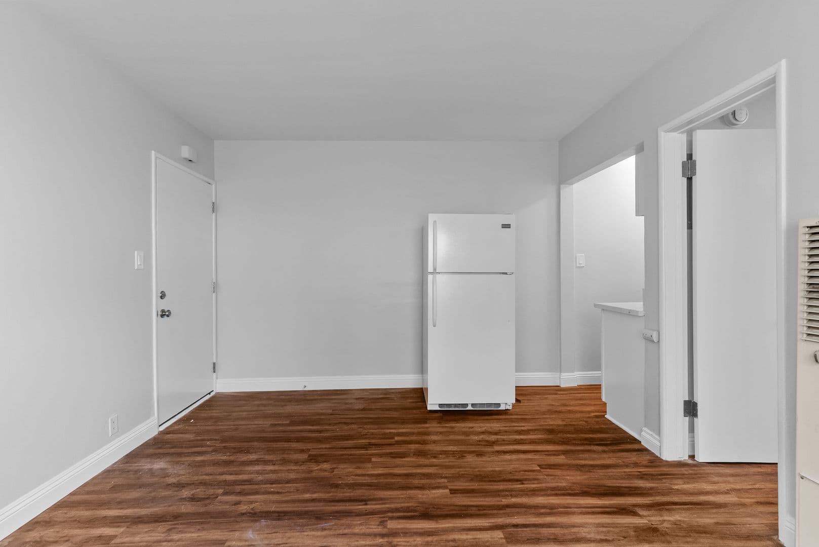 Long Beach Apartment: 1620 E Appleton Street