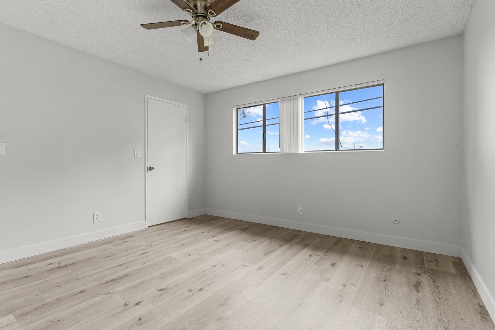 Garden Grove Apartment: 8331 Lampson Avenue