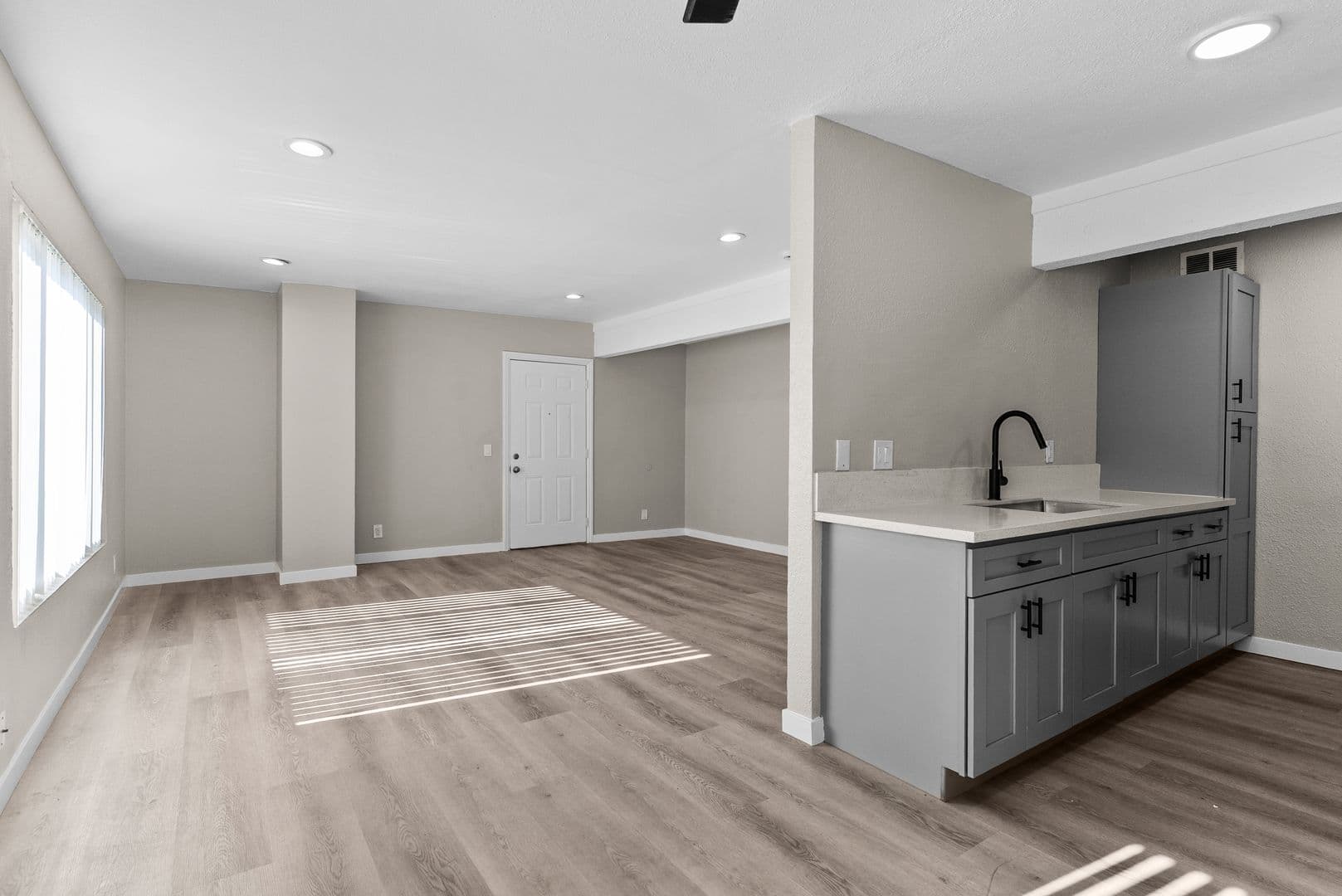 Garden Grove Apartment: 8101 Larson Avenue
