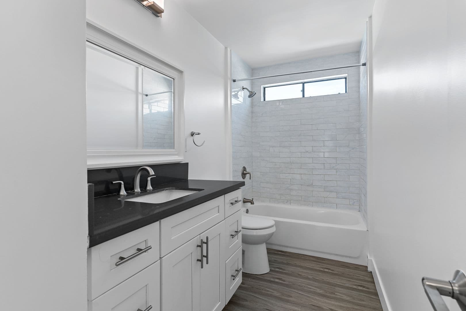 Long Beach Apartment: 630 Nebraska Avenue