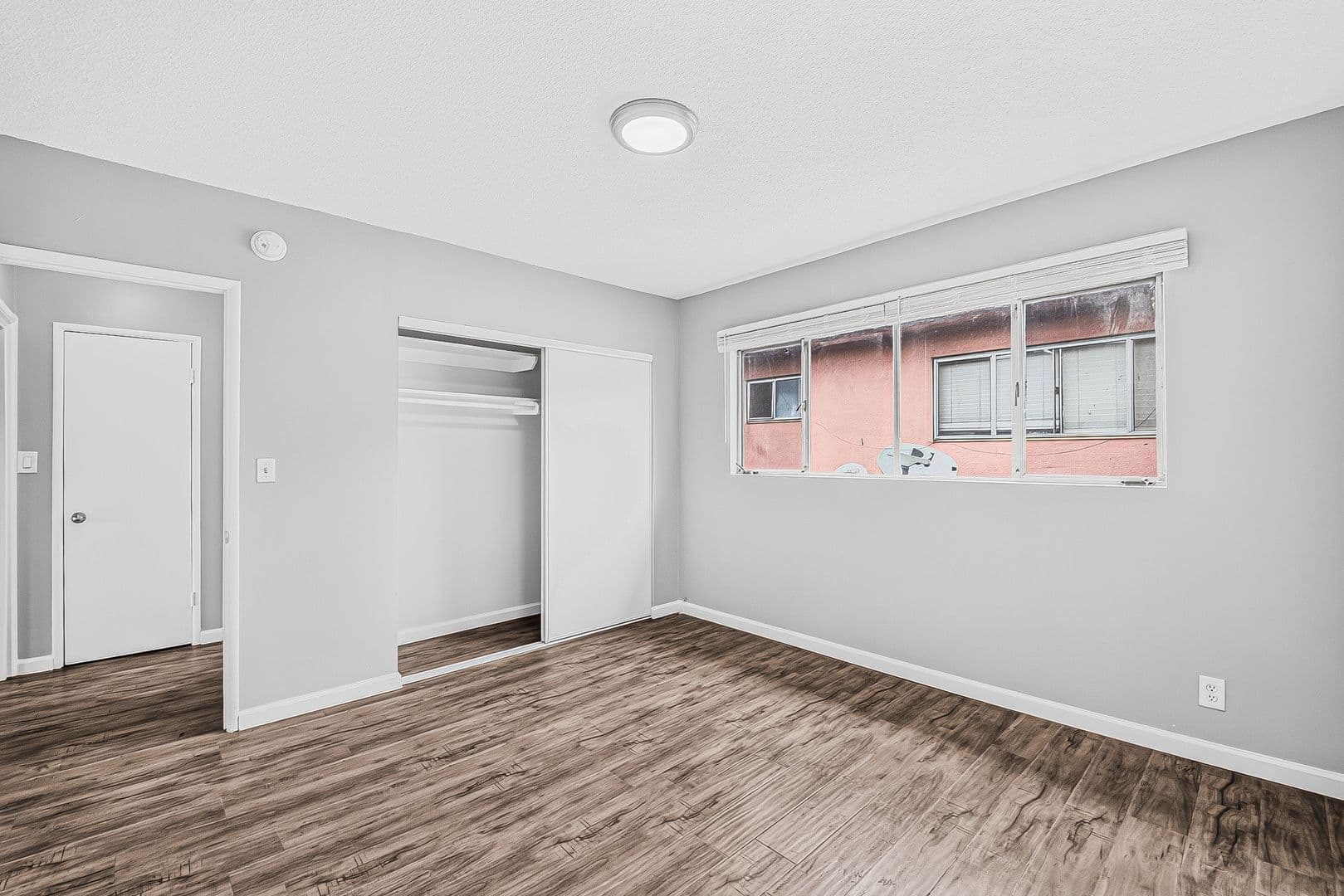 Inglewood Apartment: 10227 S. 10th Ave.