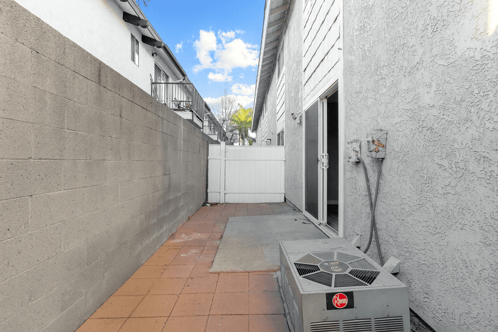 Garden Grove Apartment: 8101 Larson Avenue