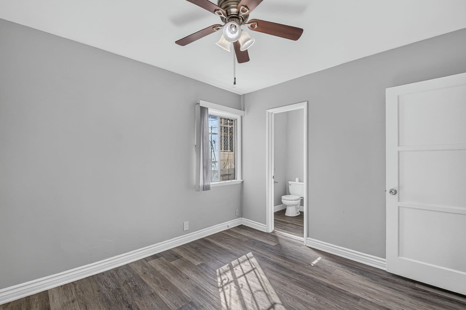 Long Beach Apartment: 2127-2131 Pacific Ave