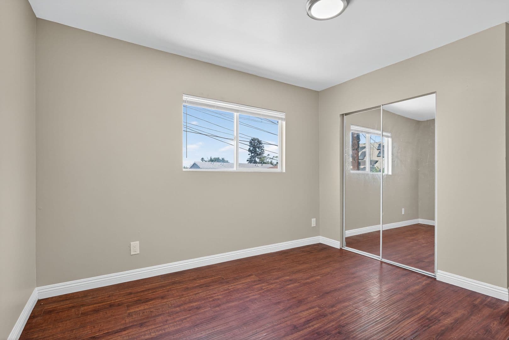 Los Angeles Apartment: 429 East 49th St.