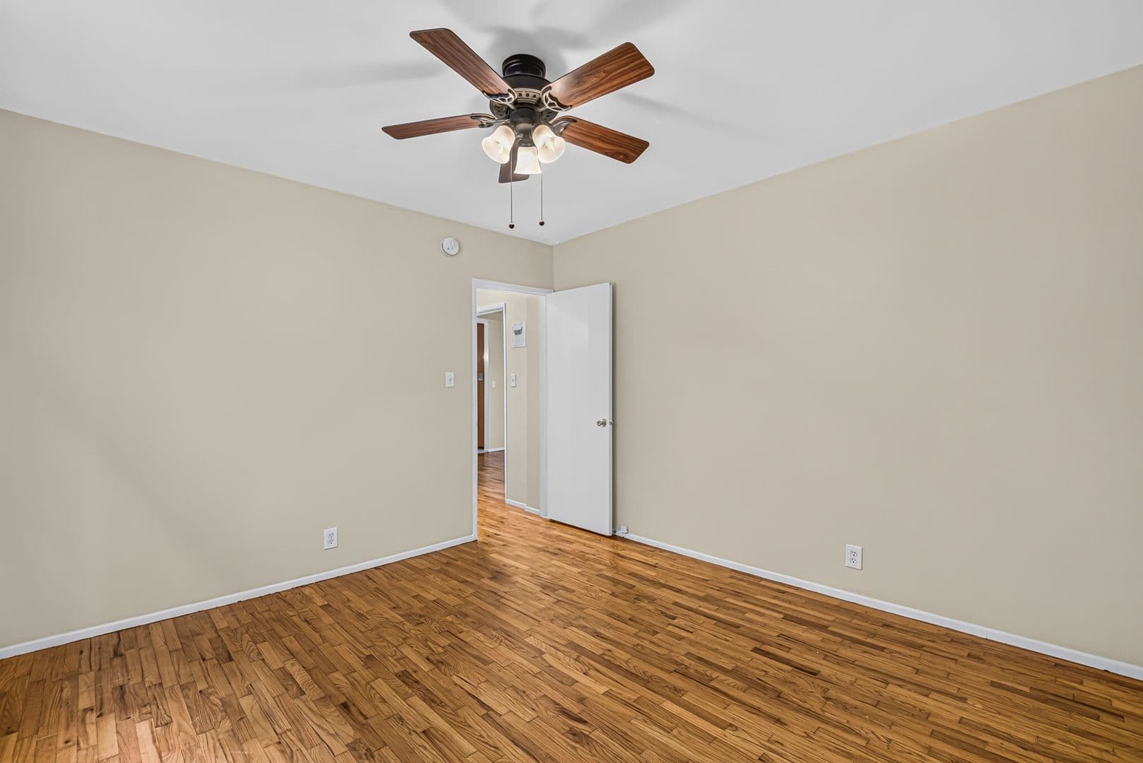 Los Angeles Apartment: 3888 Potomac Ave.