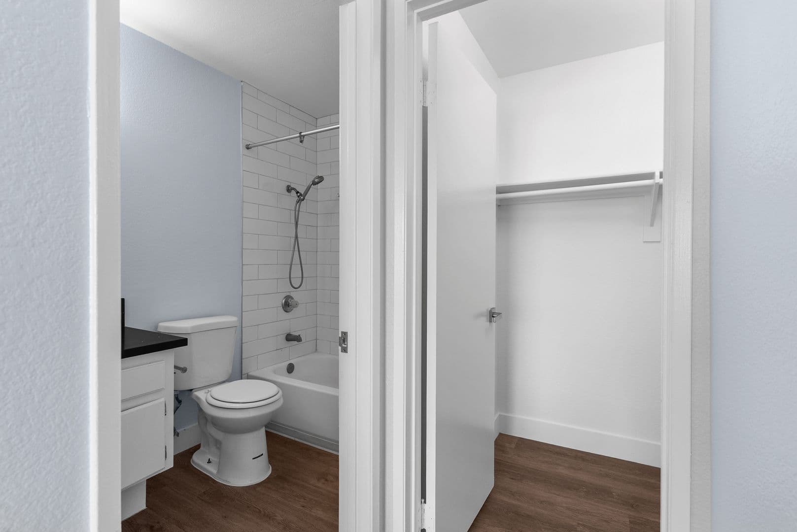 Long Beach Apartment: 1066 Coronado Avenue