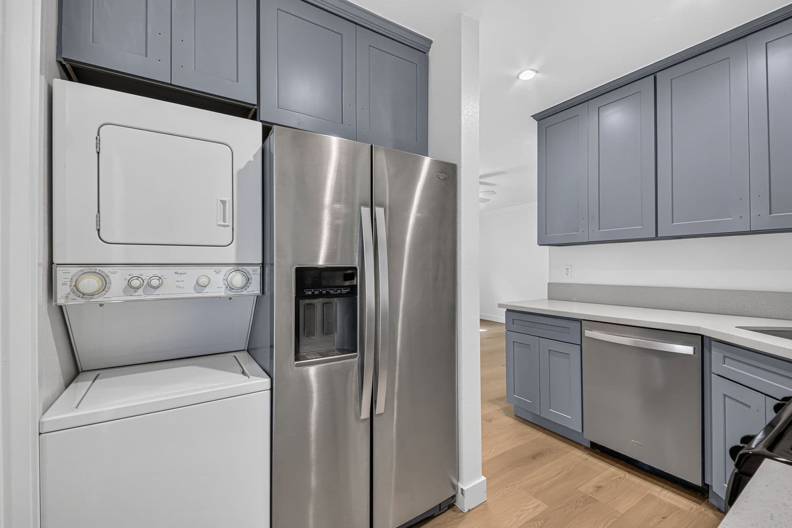 Long Beach Apartment: 526 Lime Avenue