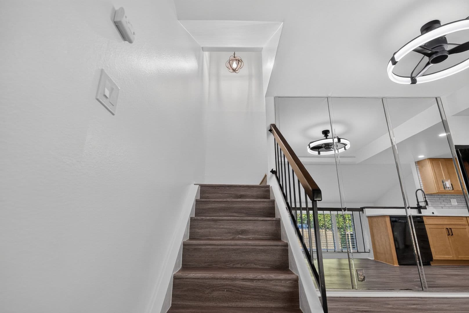 Long Beach Apartment: 648 Coronado Ave #A