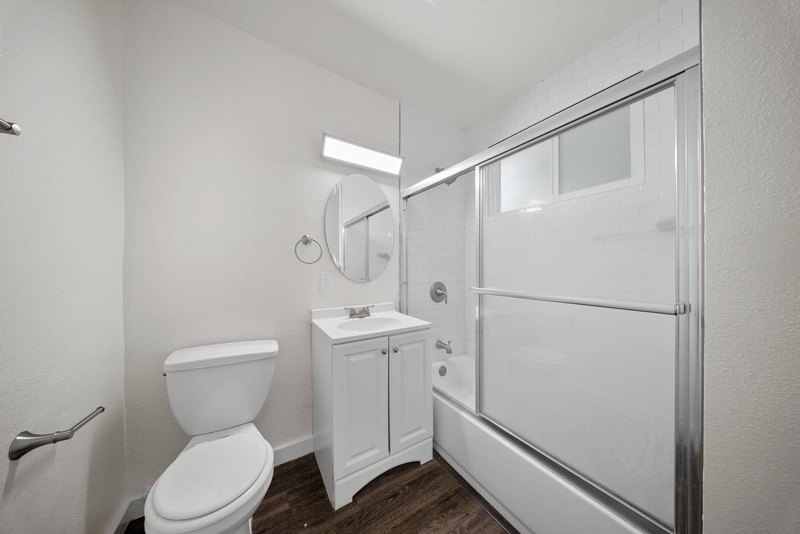 Long Beach Apartment: 1577 Pine Avenue