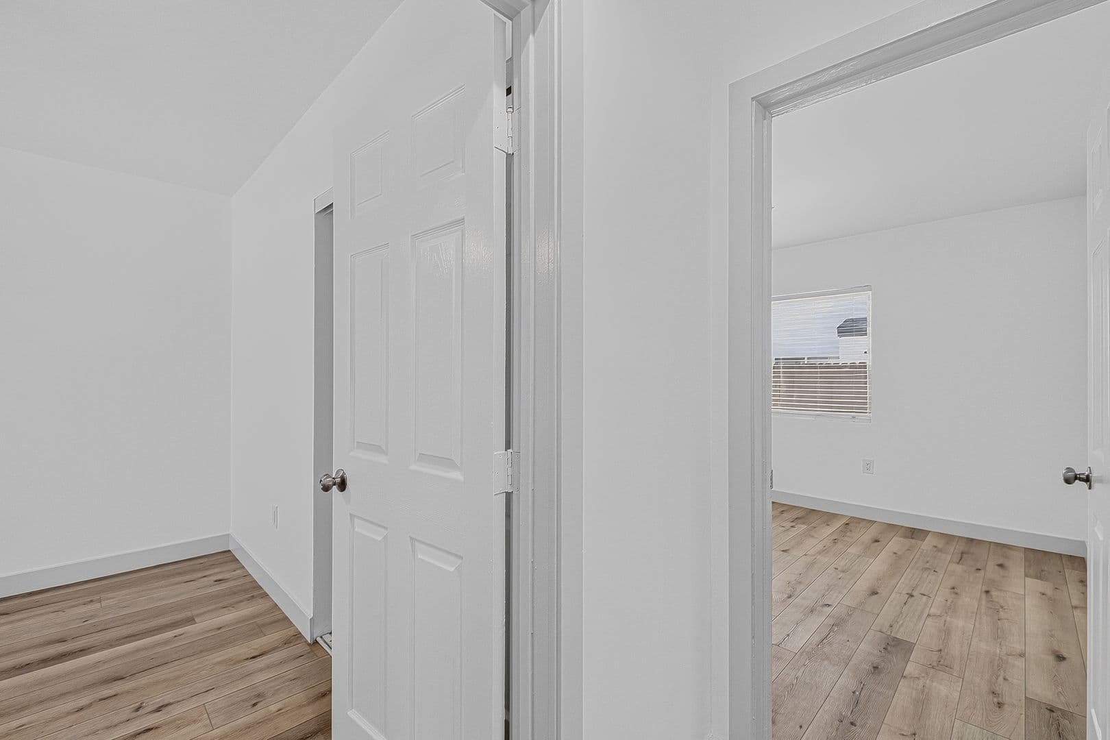 Long Beach Apartment: 933 Alamitos Ave