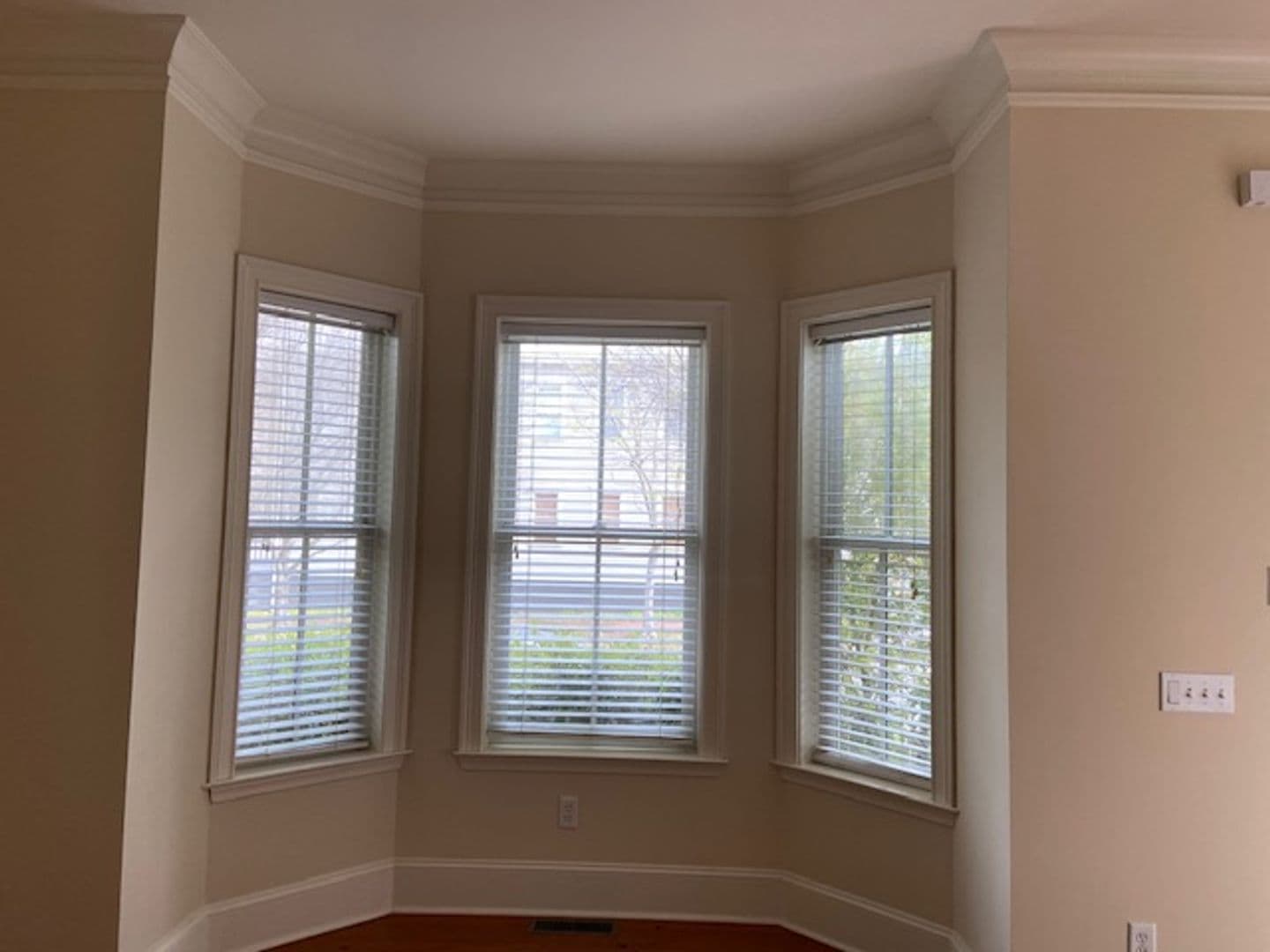 Savannah Apartment: 1005 Habersham Street