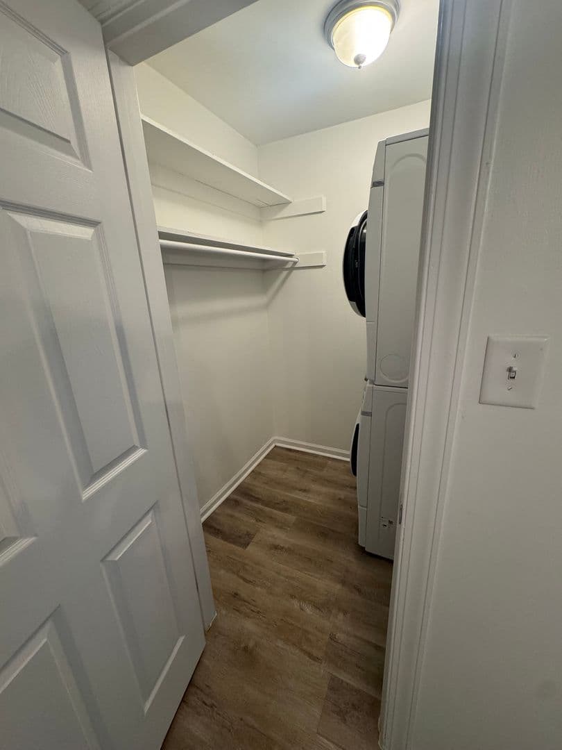 Savannah Apartment: 408 - 419 East Gaston Street