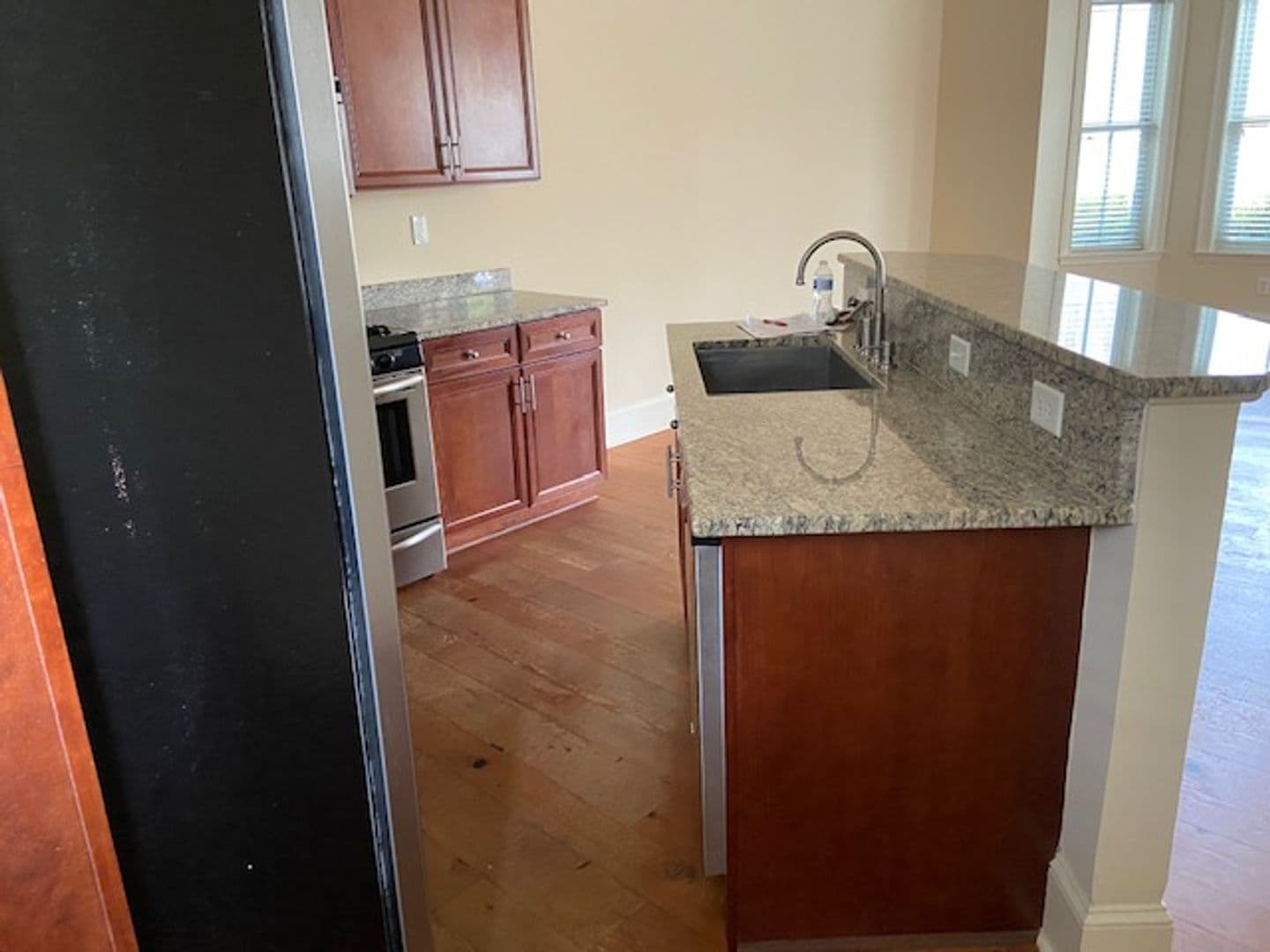 Savannah Apartment: 1005 Habersham Street
