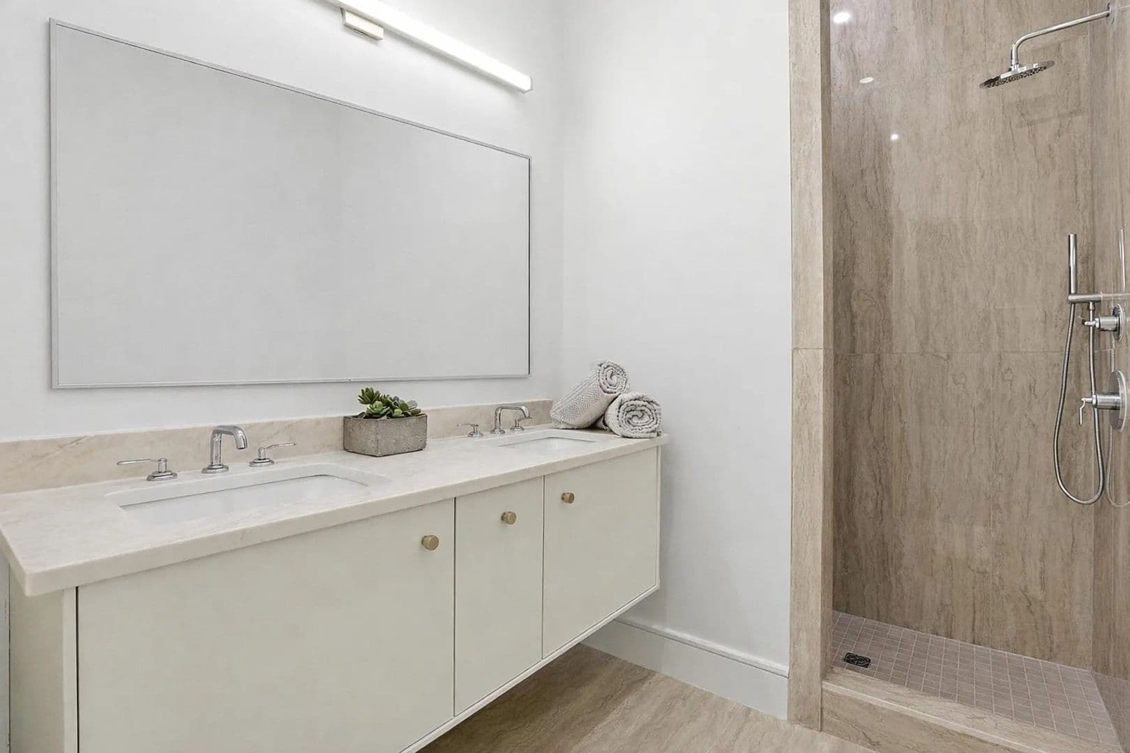 Savannah Townhome: 102-118 Pearl Street