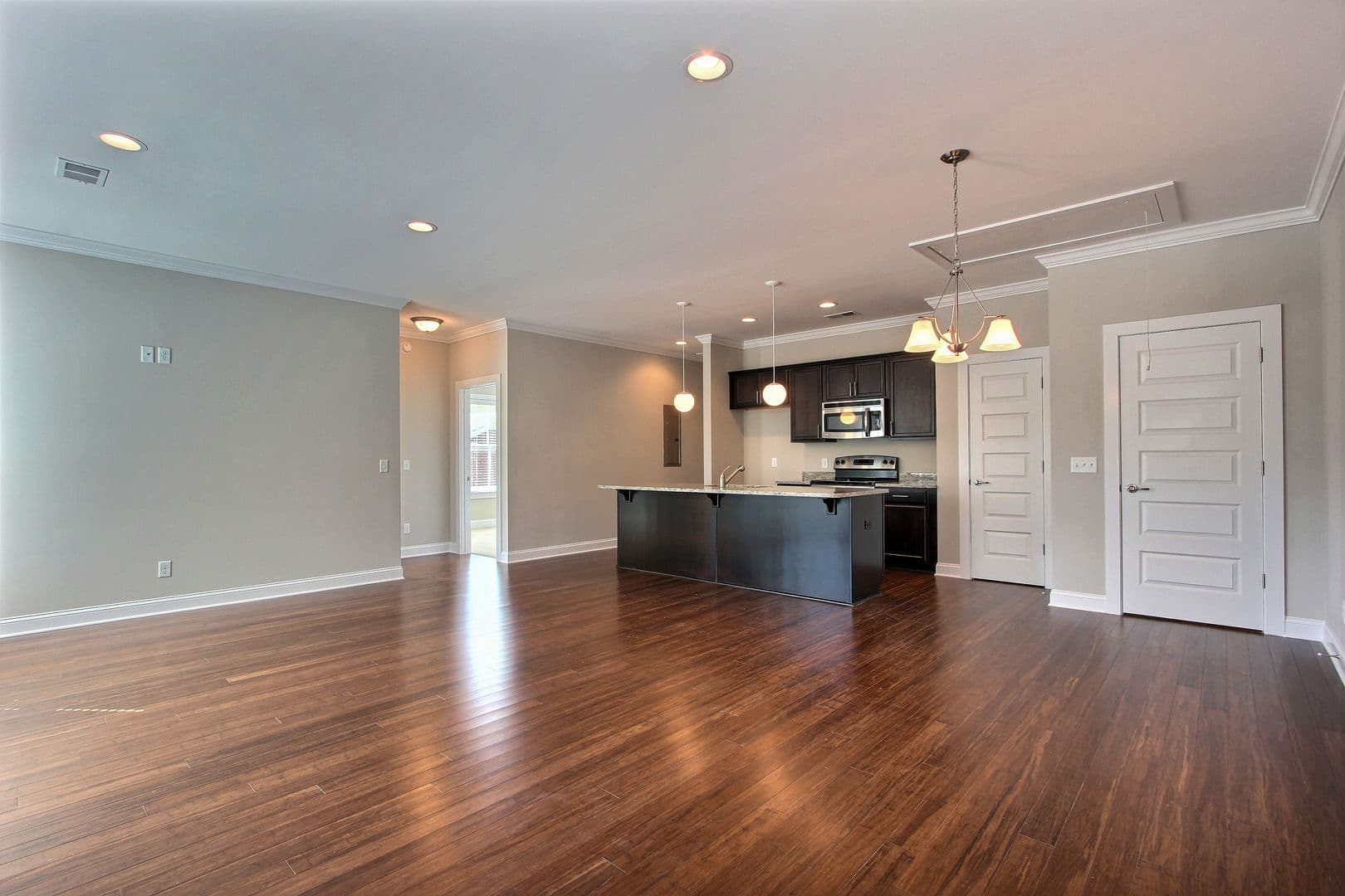 Savannah Apartment: 554 Nicoll Street