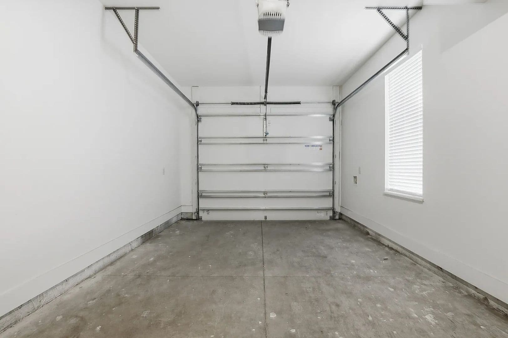 Savannah Townhome: 102-118 Pearl Street