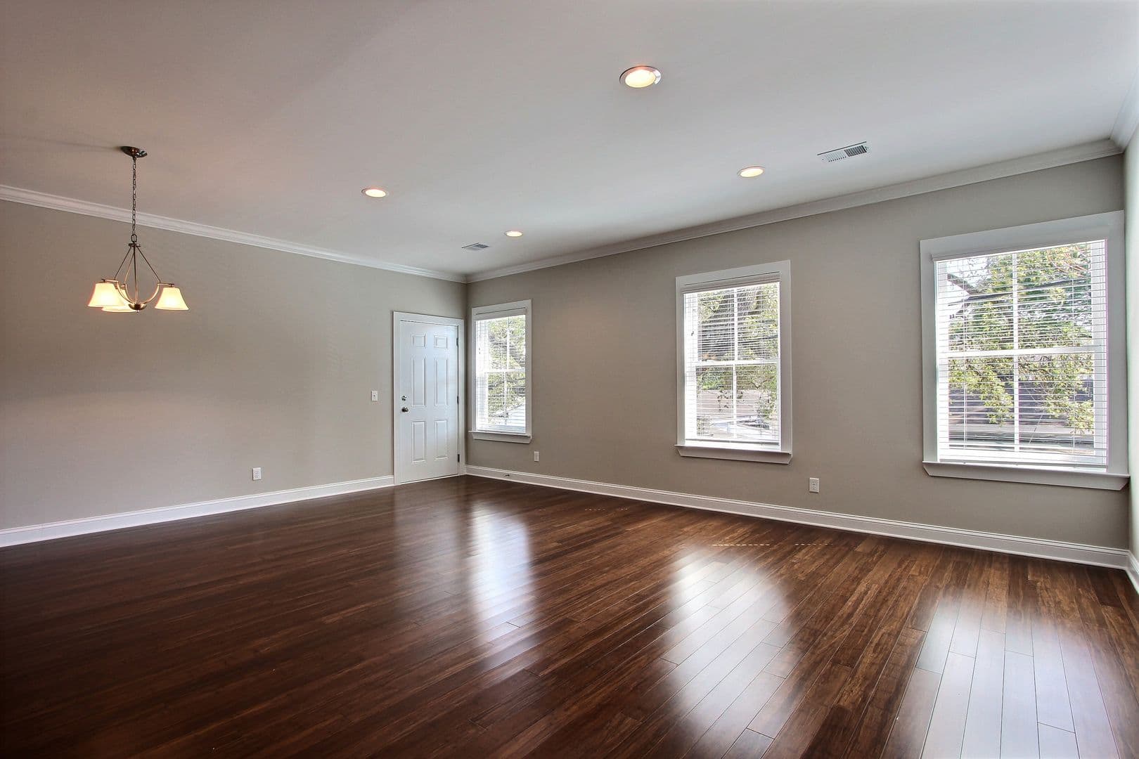 Savannah Apartment: 554 Nicoll Street