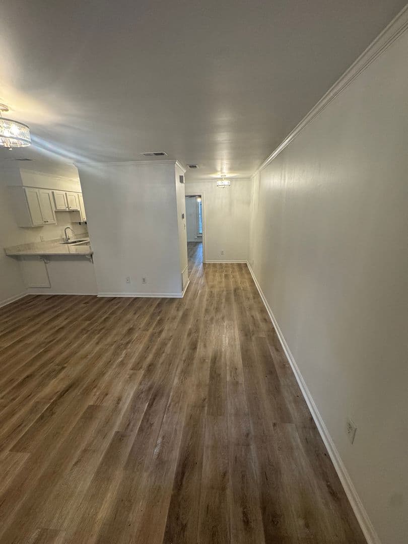 Savannah Apartment: 408 - 419 East Gaston Street