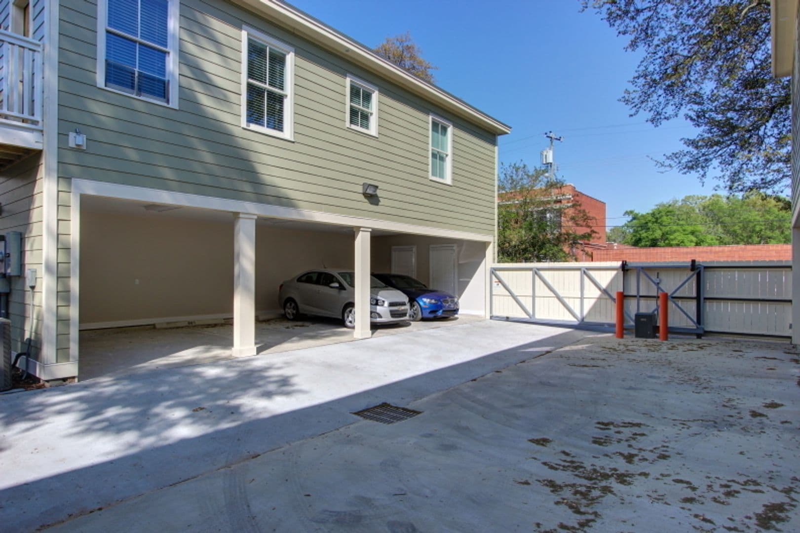 Savannah Apartment: 554 Nicoll Street