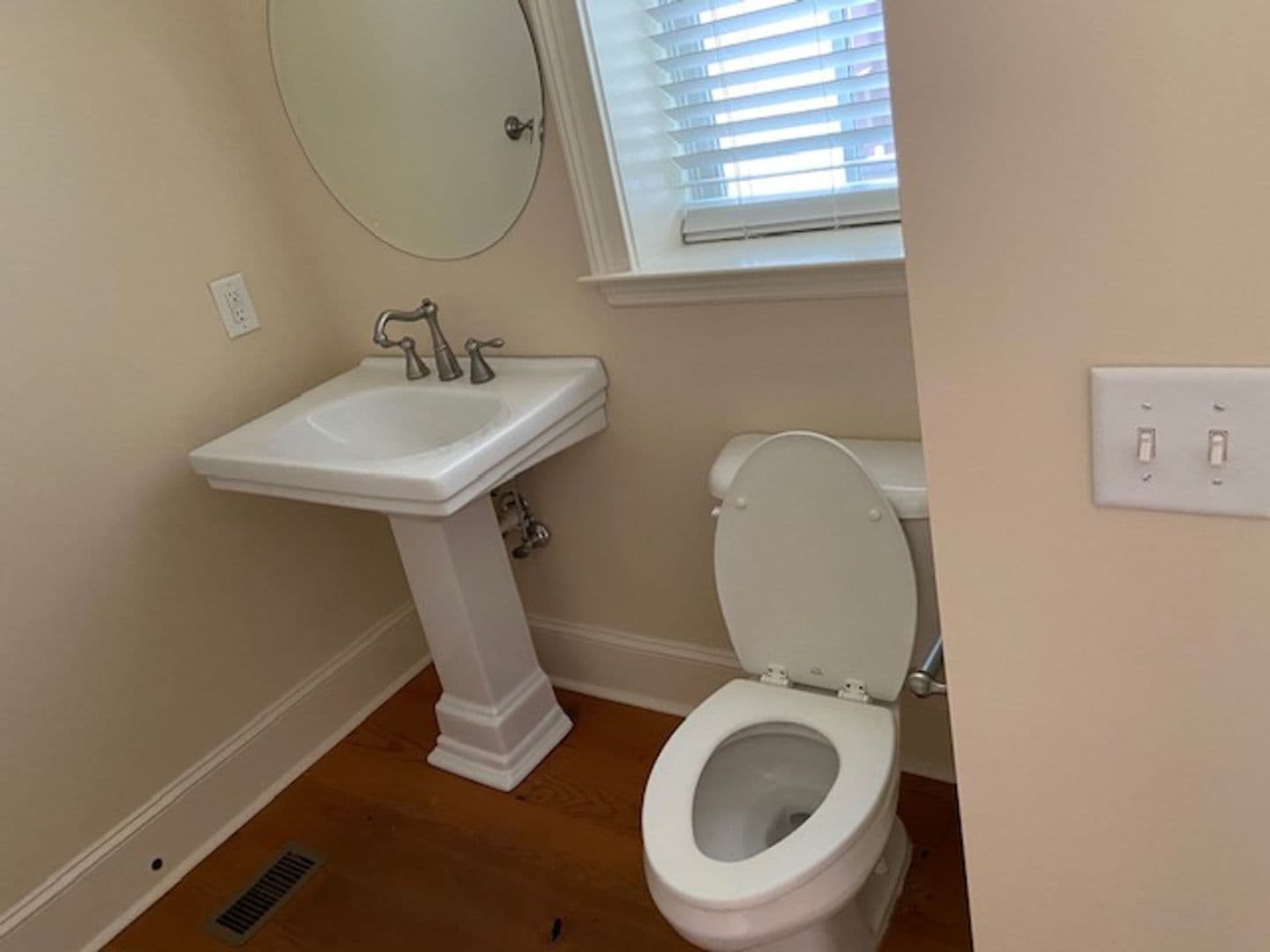 Savannah Apartment: 1005 Habersham Street