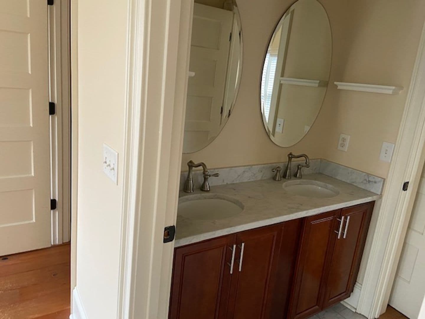 Savannah Apartment: 1005 Habersham Street