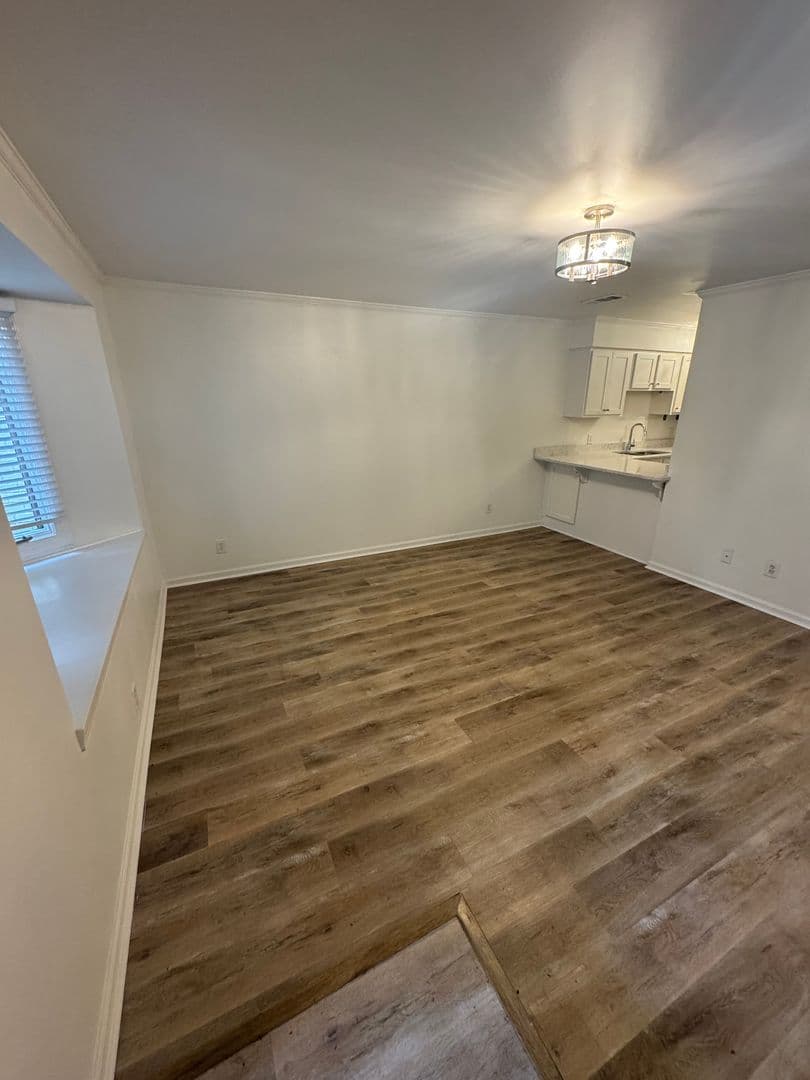 Savannah Apartment: 408 - 419 East Gaston Street