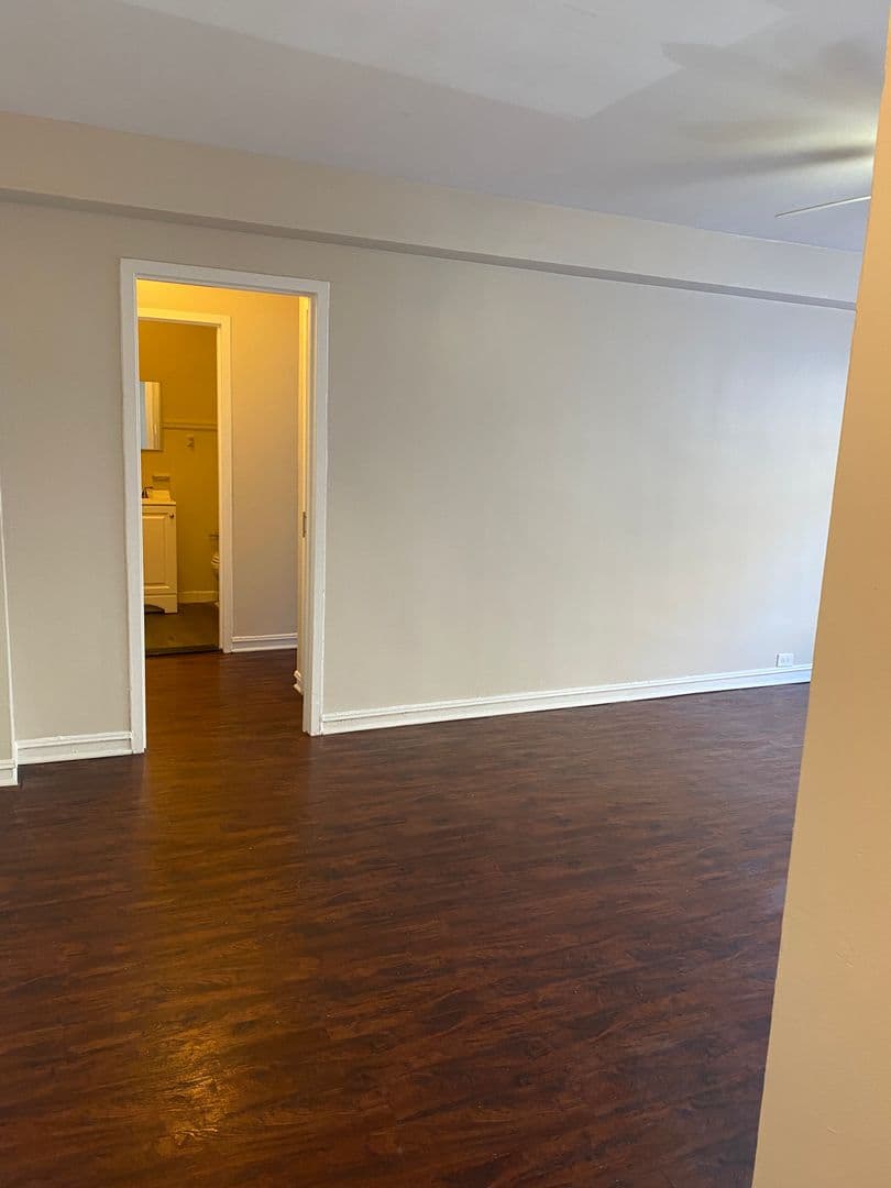 Chicago Apartment: 7220 S. South Shore Drive