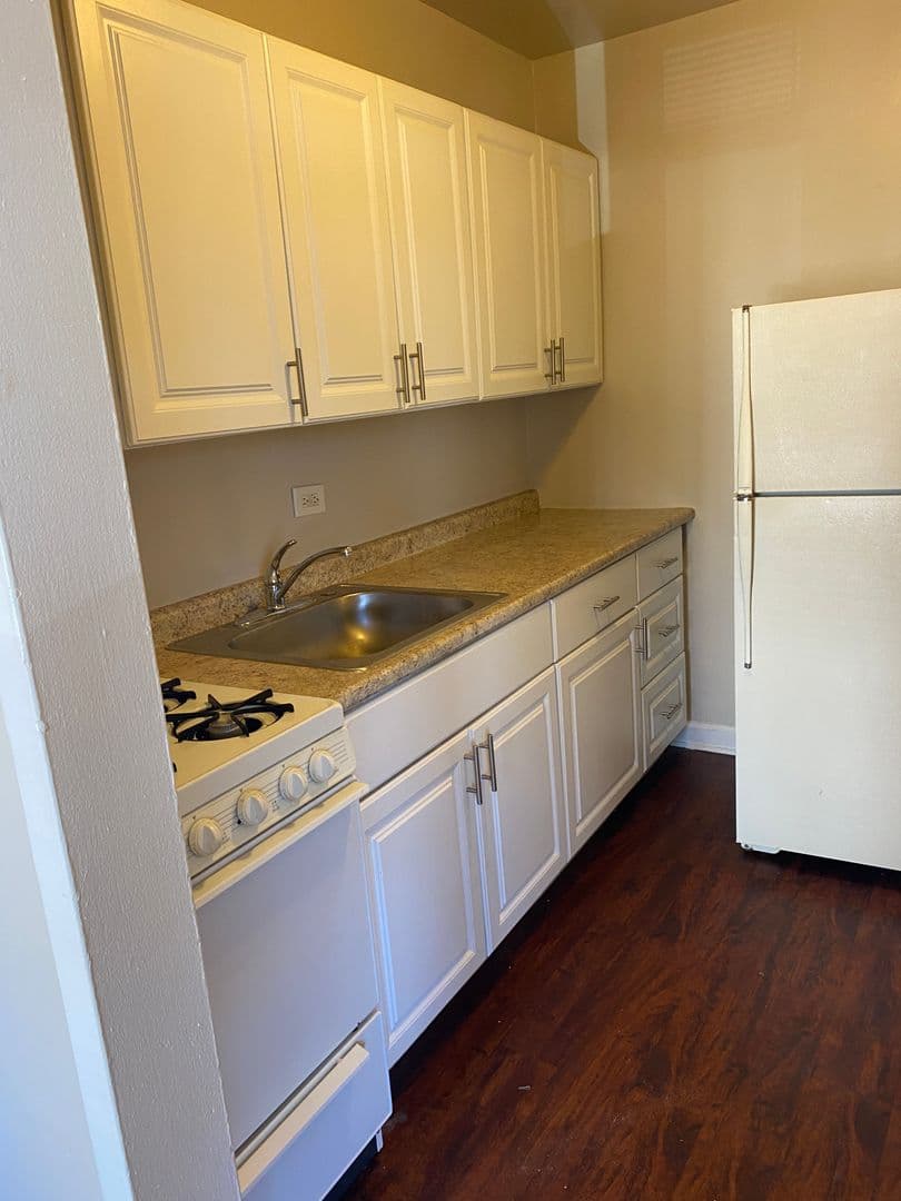 Chicago Apartment: 7220 S. South Shore Drive
