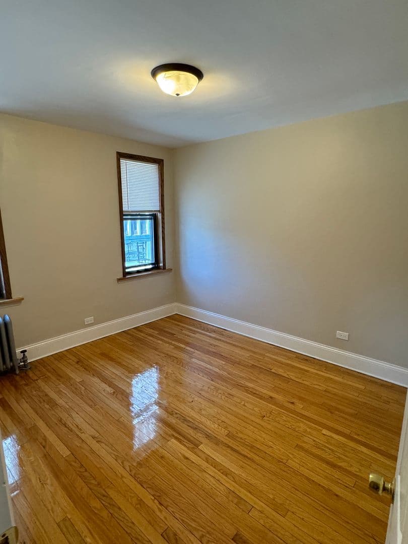 Chicago Apartment: 7263 S South Shore Drive
