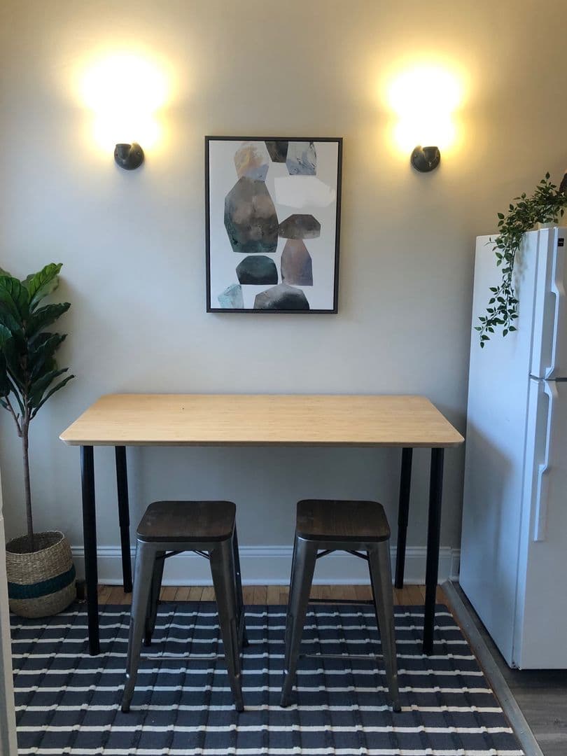 Chicago Apartment: 5424 S. Cornell Ave