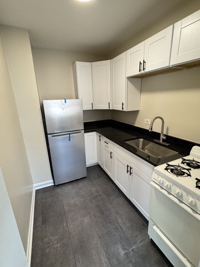 Chicago Apartment: 7220 S. South Shore Drive